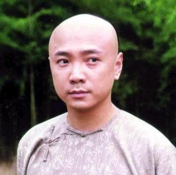 李卫当官2在线观看7,在线观看第七集，精彩剧情再续传奇  第1张